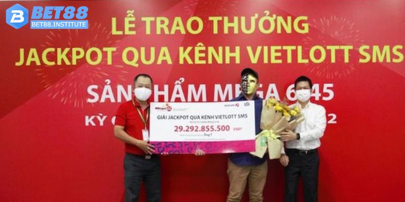 Một vài lưu ý cần nhớ khi đi nhận giải xổ số Vietlott